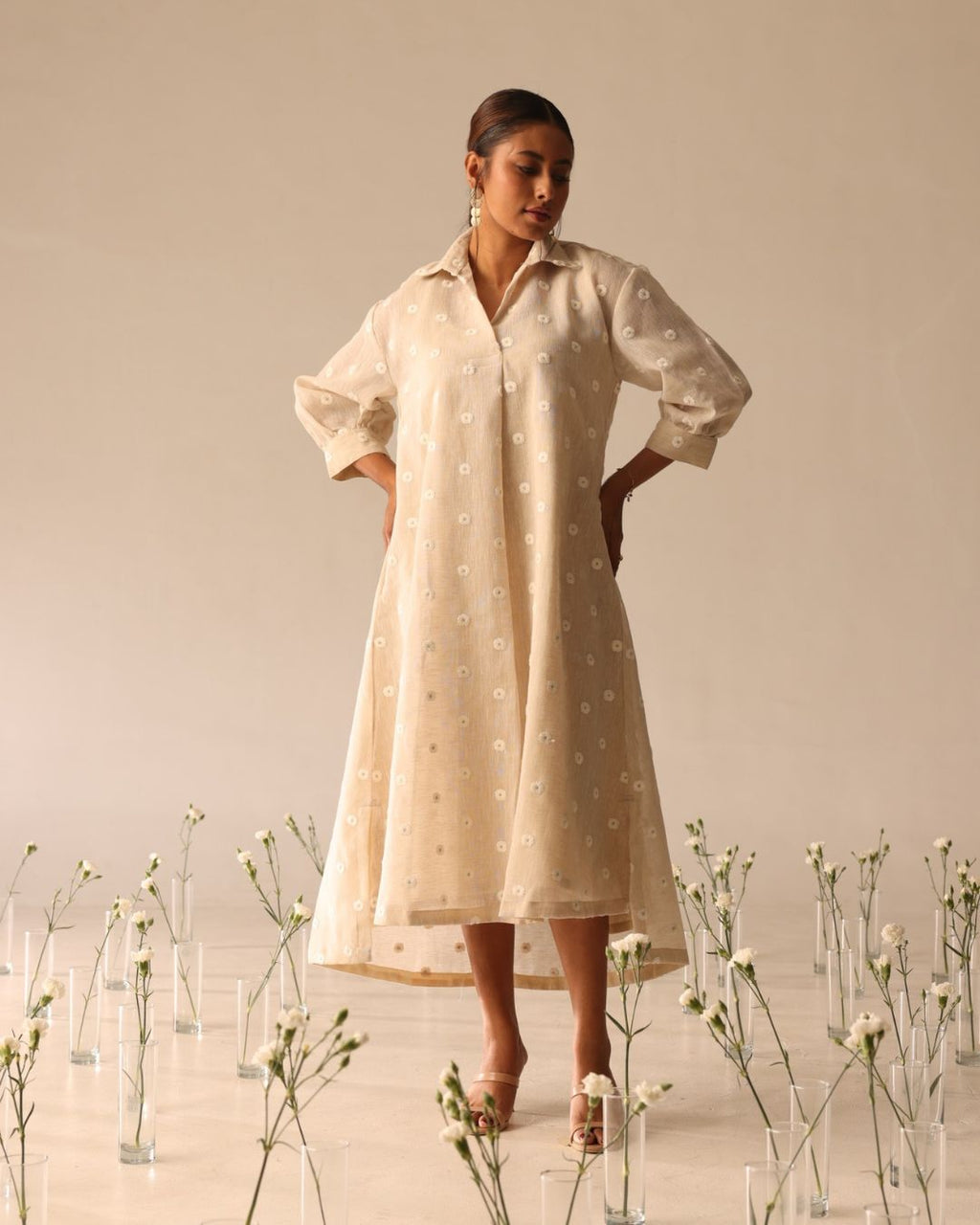 Iris breeze (Beige & Ivory)