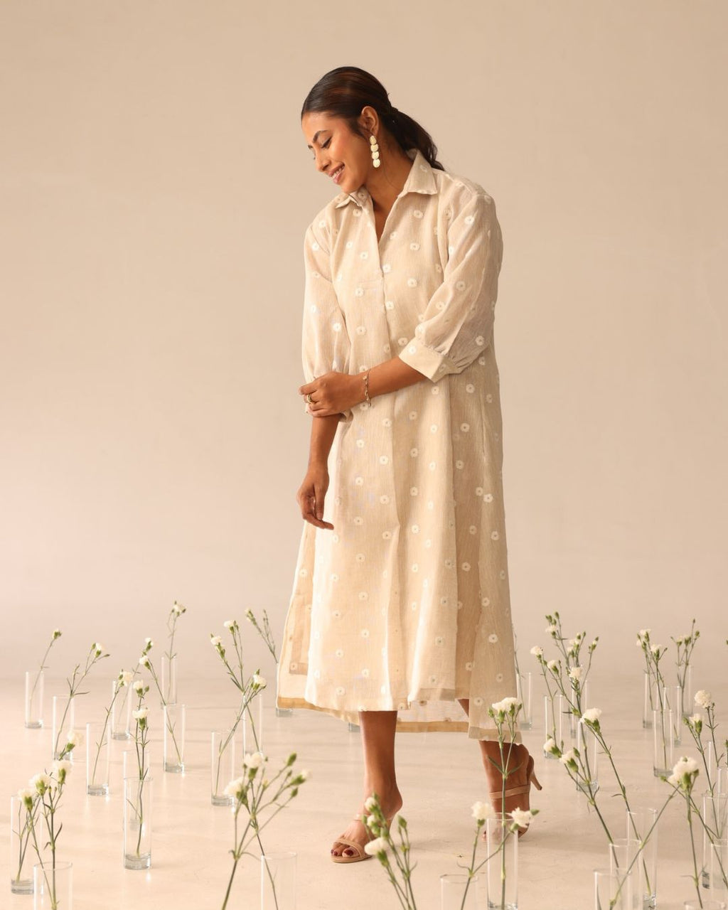 Iris breeze (Beige & Ivory)