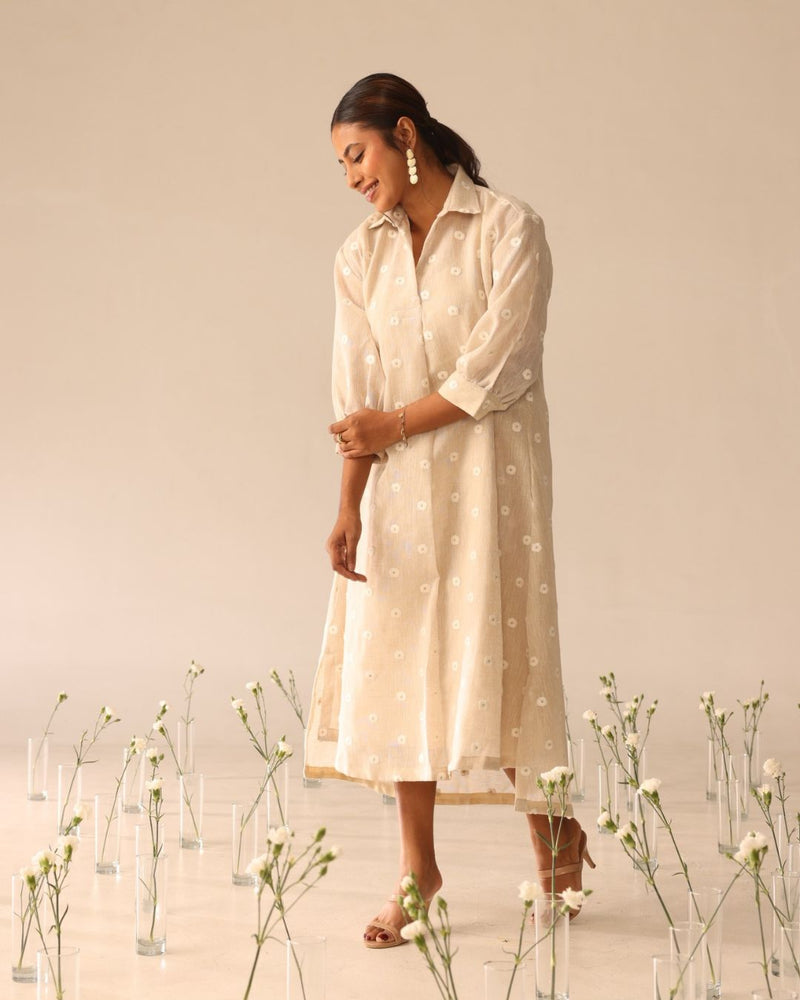 Iris breeze (Beige & Ivory)
