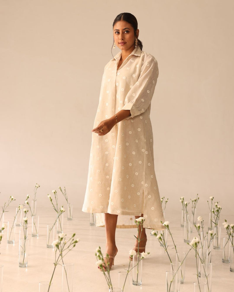 Iris breeze (Beige & Ivory)