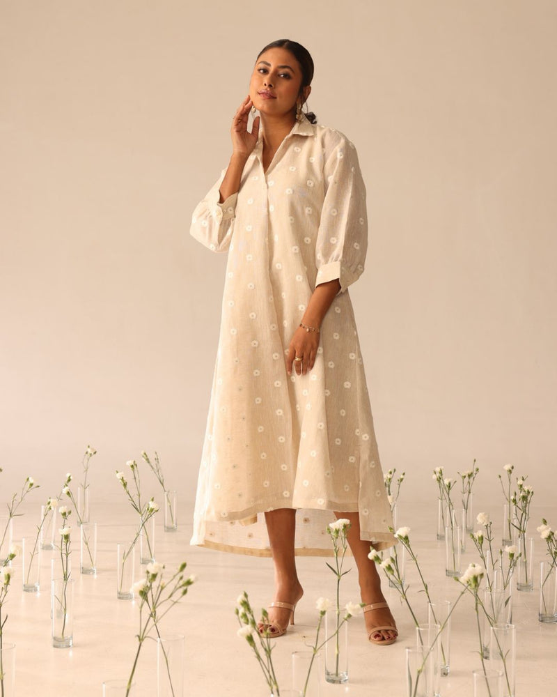 Iris breeze (Beige & Ivory)