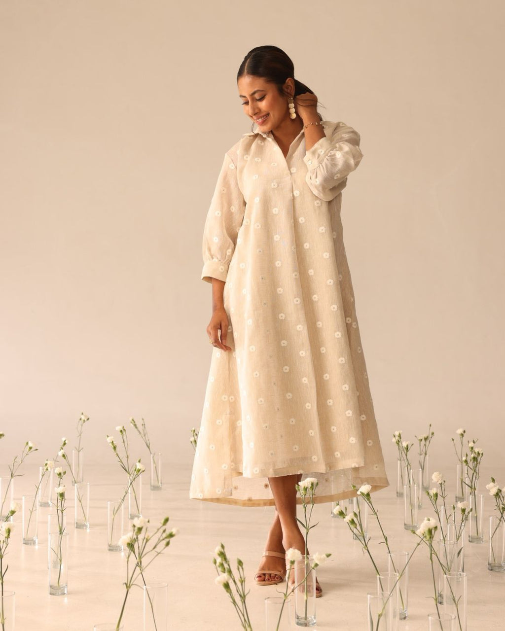 Iris breeze (Beige & Ivory)